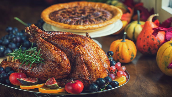 The Best Time To Eat Thanksgiving Dinner According To Experts